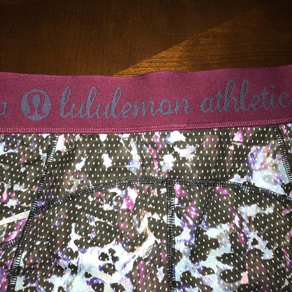 Lululemon Shorts In Multi Color/Micro Dots Size-4 - image 5